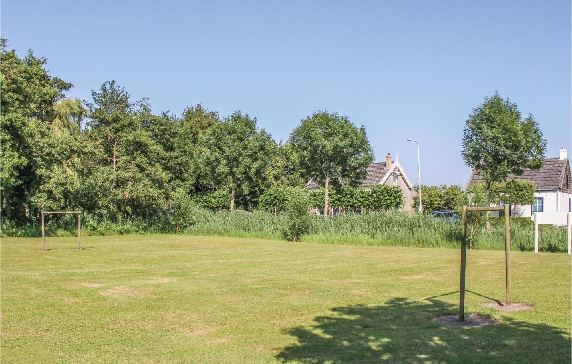 3 Bedroom Lovely Home In Zonnemaire Exterior photo